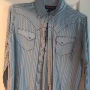 Womens Ariat shirt